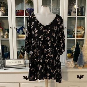 Tiered black floral top | S